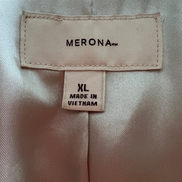 Merona Tan Trench Coat with Classic Design and Water-Resistant Fabric - Picture 8 of 8